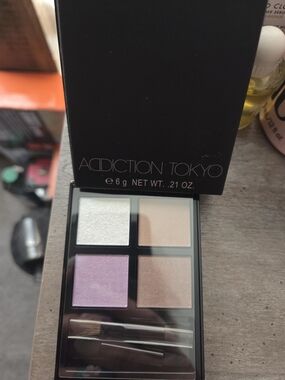Addiction Tokyo Eyeshadow Quad - Shimmery White, Pale Pink, Mauve & Champagne